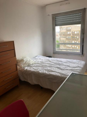 A Boulogne une chambre meublée dans appartement partagé 5 mn du métro et tram